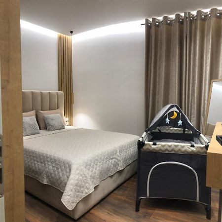 Alajs Apartament Вльора Екстер'єр фото