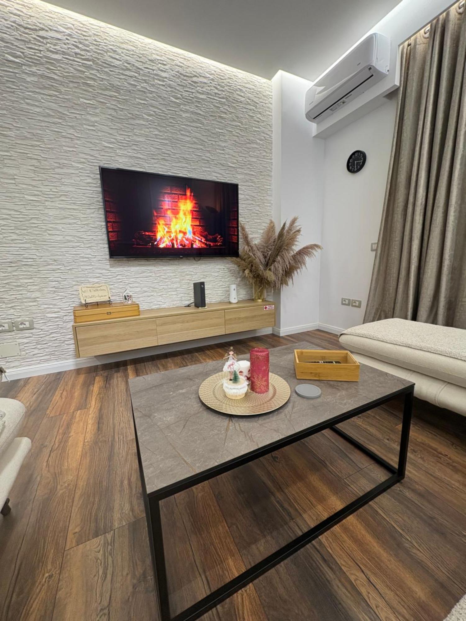 Alajs Apartament Вльора Екстер'єр фото