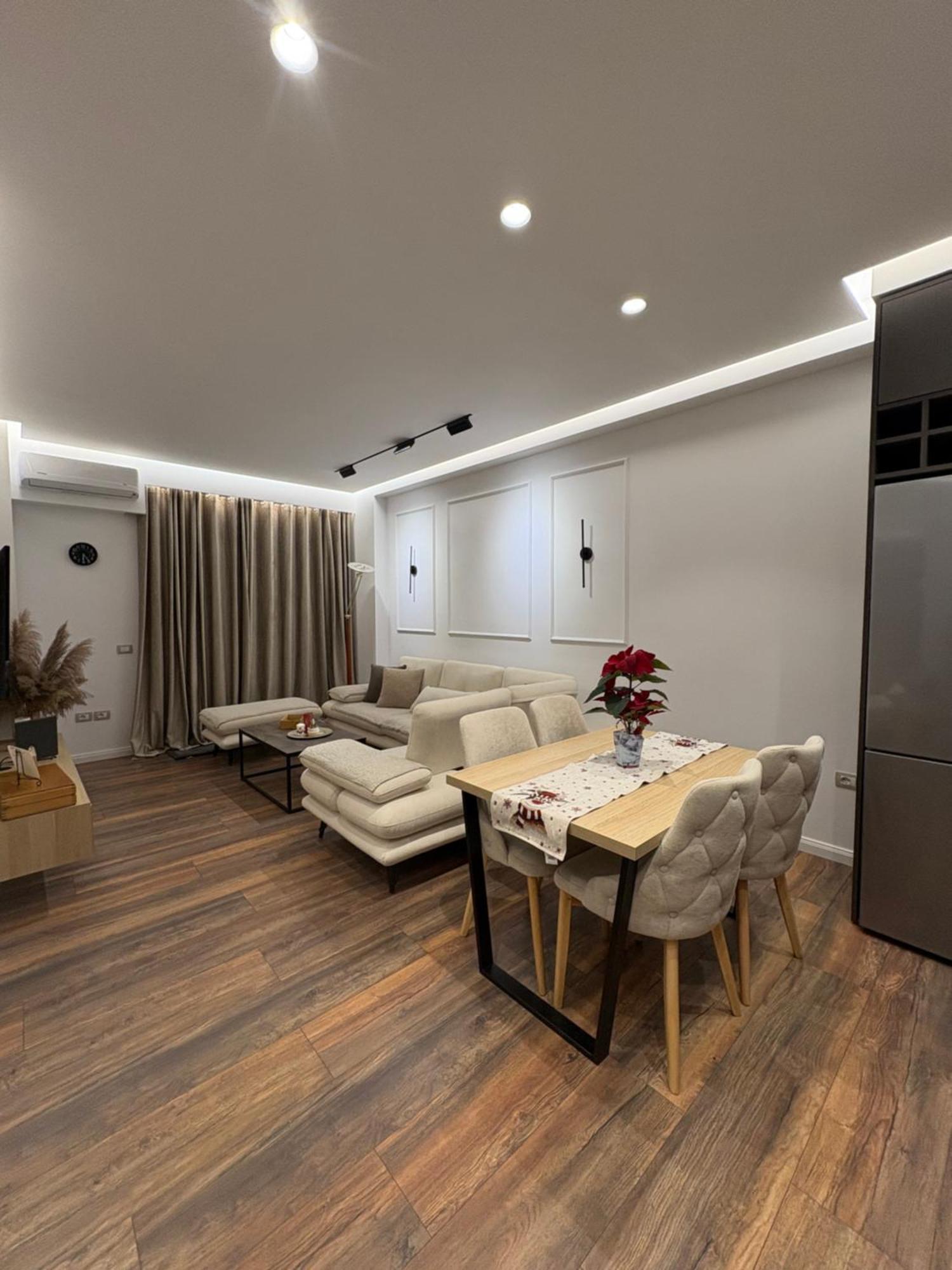 Alajs Apartament Вльора Екстер'єр фото