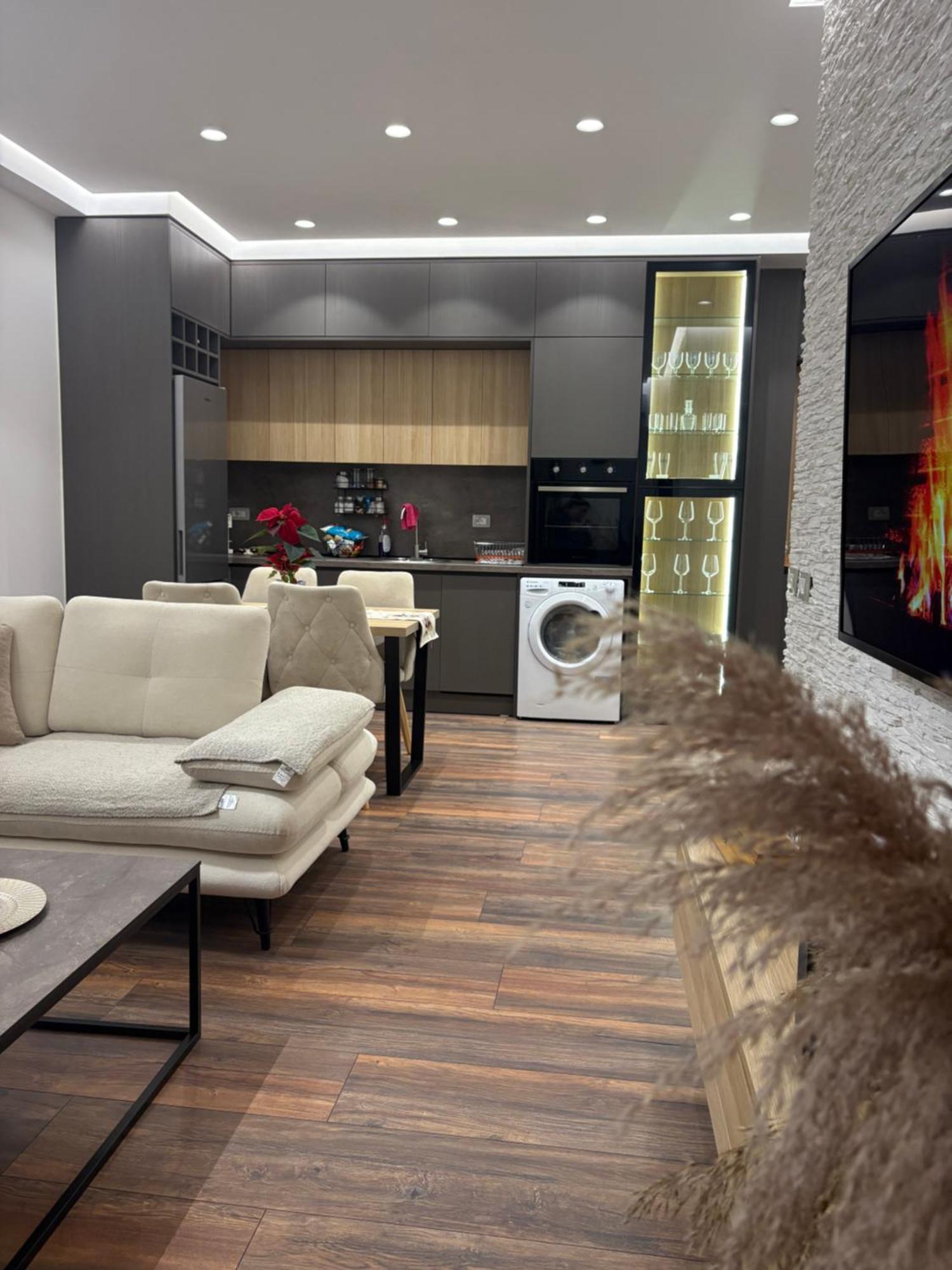 Alajs Apartament Вльора Екстер'єр фото